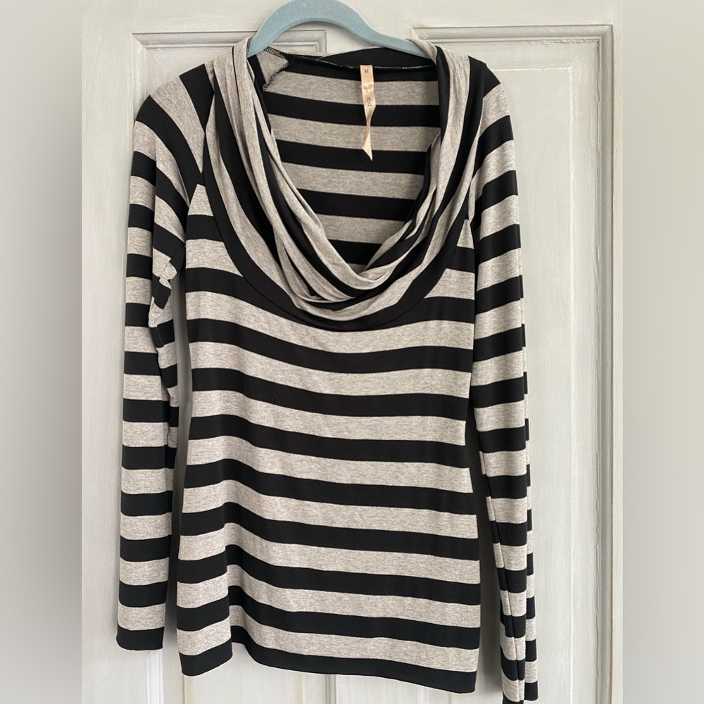 Bailey 44 top Medium